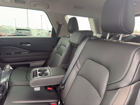 New 2026 Nissan Pathfinder SL image 31