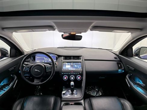 Used 2020 Jaguar E-PACE SE image 27