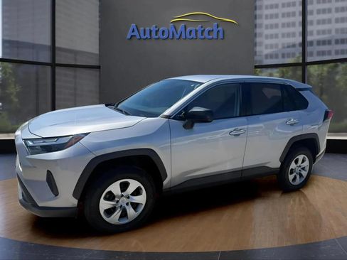 Used 2023 Toyota RAV4 LE AWD/4WD image 5