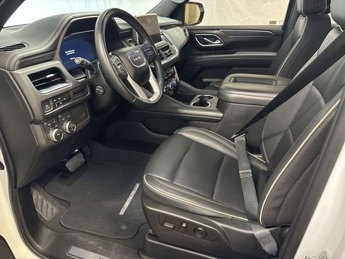 Certified 2023 GMC Yukon XL SLT w/ SLT Luxury Package AWD/4WD image 11