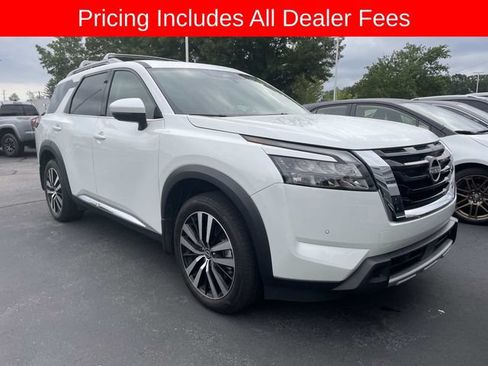 Used 2025 Nissan Pathfinder Platinum AWD/4WD image 12
