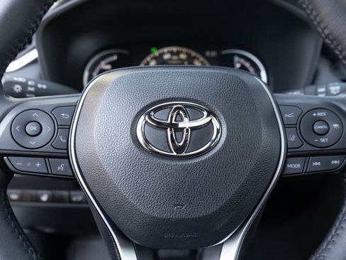 Used 2024 Toyota RAV4 SE image 30