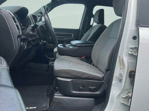 Used 2024 RAM 2500 Big Horn AWD/4WD image 24
