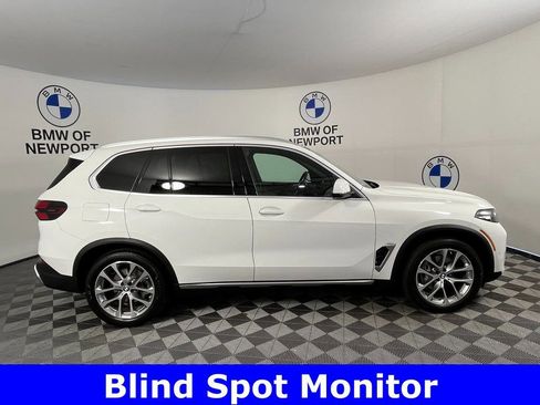Used 2024 BMW X5 xDrive40i w/ Parking Assistance Package image 8