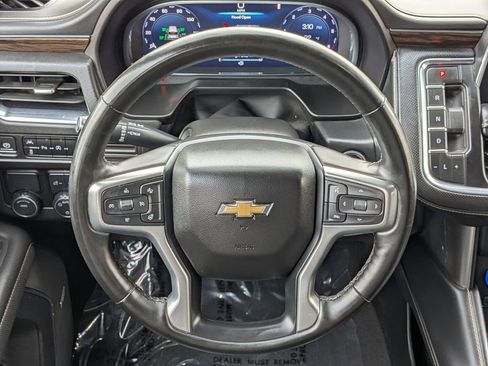 Used 2023 Chevrolet Suburban Premier image 22