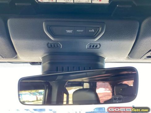 Used 2019 Jeep Wrangler Unlimited Sahara image 14