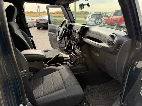 Used 2011 Jeep Wrangler Unlimited Sport image 8