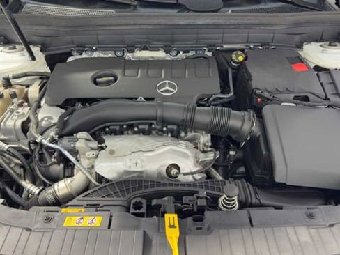 Used 2022 Mercedes-Benz GLB 250 image 39