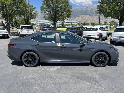 Used 2026 Toyota Camry SE FWD image 6