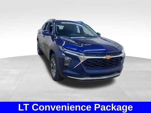 Used 2024 Chevrolet Trax LT w/ Driver Confidence Package FWD image 6