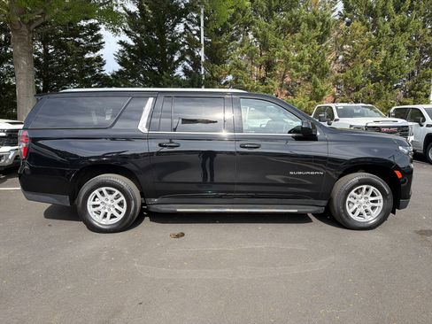 Used 2024 Chevrolet Suburban LT AWD/4WD image 11