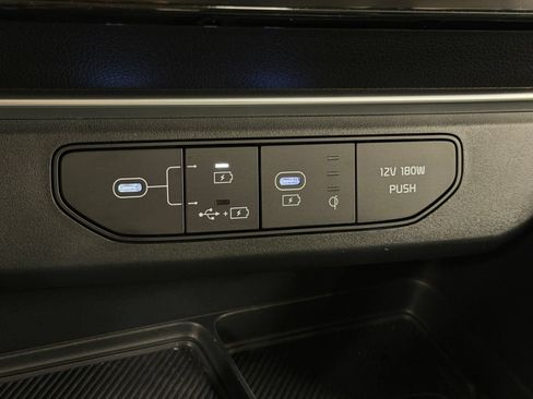 Used 2025 Kia Carnival SX Prestige FWD image 19