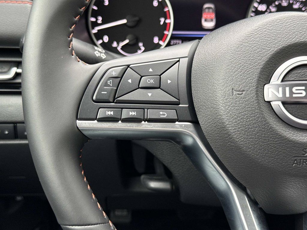 Used 2025 Nissan Sentra SR FWD image 10