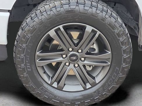 Used 2022 Ford F150 Lariat w/ Max Trailer Tow Package image 9