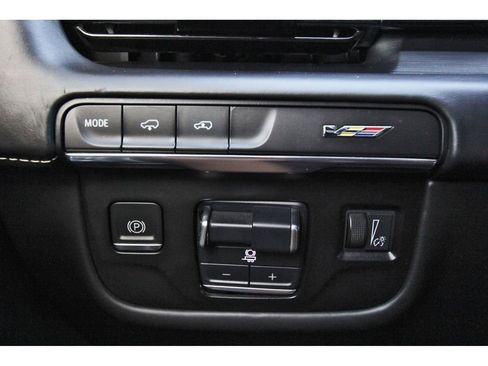 Certified 2023 Cadillac Escalade ESV V image 20