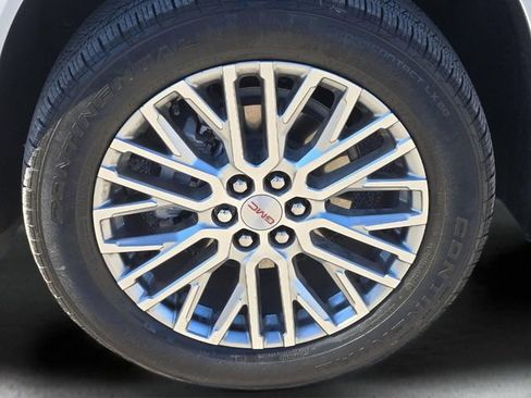 Used 2024 GMC Acadia Denali image 8