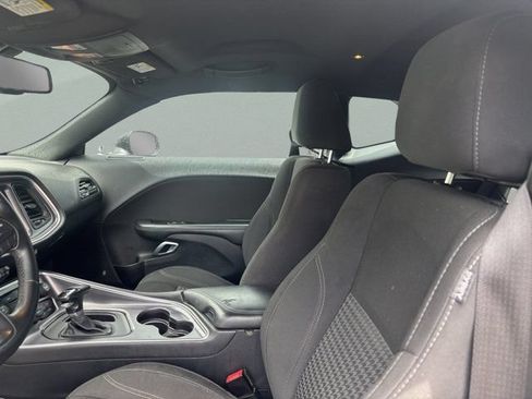 Used 2016 Dodge Challenger SXT RWD image 23