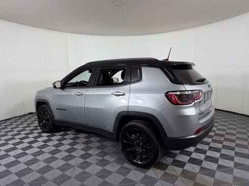 Used 2024 Jeep Compass Latitude w/ Altitude Special Edition AWD/4WD image 3