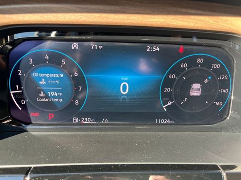 Certified 2025 Volkswagen Atlas SE image 13