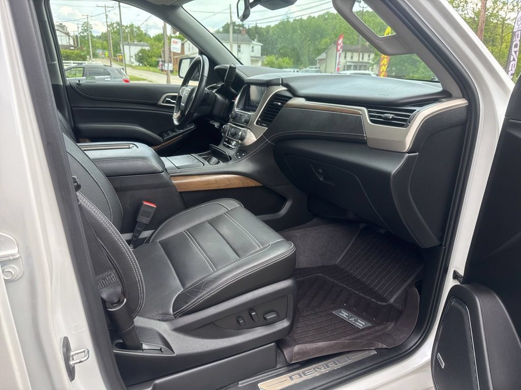 Used 2020 GMC Yukon Denali w/ Denali Ultimate Package AWD/4WD image 33