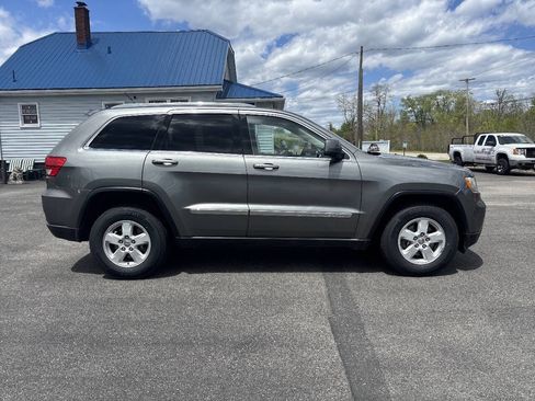 Used 2012 Jeep Grand Cherokee Laredo w/ Laredo E Group AWD/4WD image 9