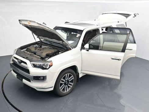 Used 2019 Toyota 4Runner Limited AWD/4WD image 38