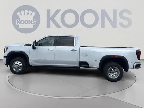 New 2026 GMC Sierra 3500 Denali Ultimate AWD/4WD image 2