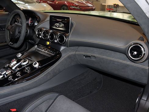 Used 2018 Mercedes-Benz AMG GT R image 65
