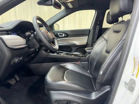 Used 2025 Jeep Compass Limited AWD/4WD image 14