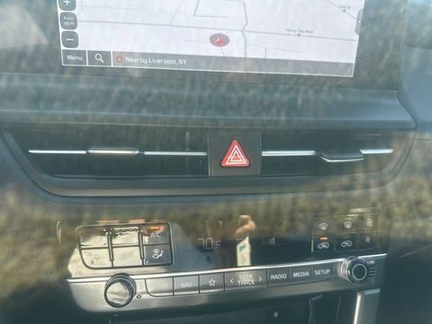 Used 2024 Kia Seltos EX AWD/4WD image 11