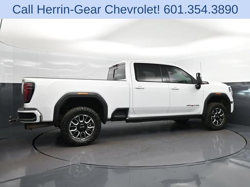 Used 2024 GMC Sierra 2500 AT4 w/ AT4 Premium Plus Package AWD/4WD image 8