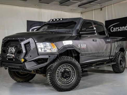 Used 2018 RAM 2500 Tradesman w/ Chrome Appearance Group AWD/4WD image 4