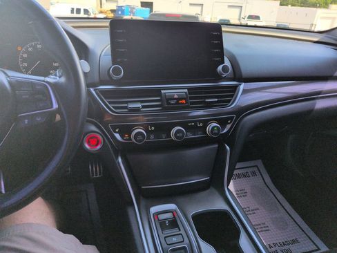 Used 2019 Honda Accord Sport image 18