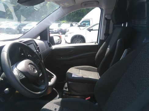 Used 2023 Mercedes-Benz Metris image 9