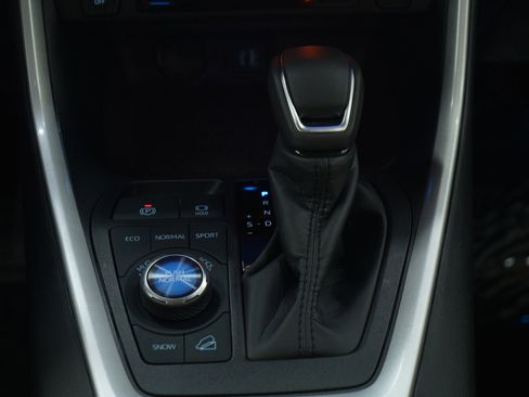 Used 2025 Toyota RAV4 Limited w/ Weather Package image 20