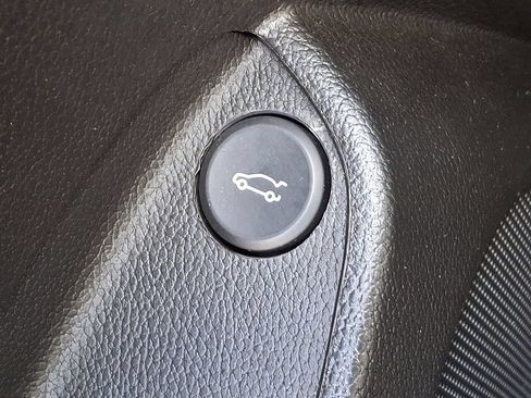 Used 2018 Chevrolet Cruze LS FWD image 26