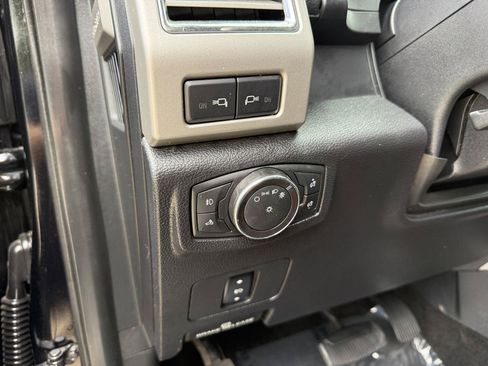 Used 2017 Ford F250 Lariat w/ Chrome Package AWD/4WD image 14