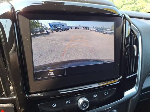 Used 2023 Chevrolet Traverse LT AWD/4WD image 19