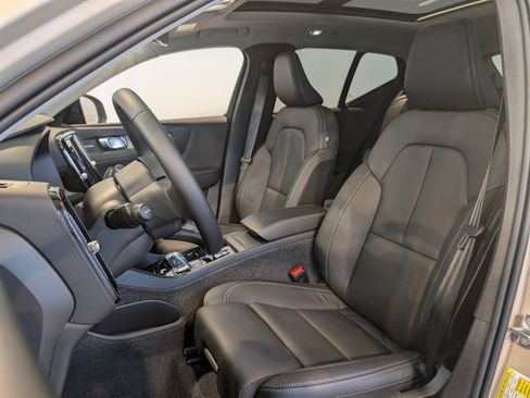 New 2026 Volvo XC40 B5 Ultra w/ Climate Package image 10