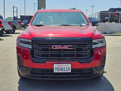 Used 2022 GMC Acadia SLE w/ Driver Convenience Package FWD image 2