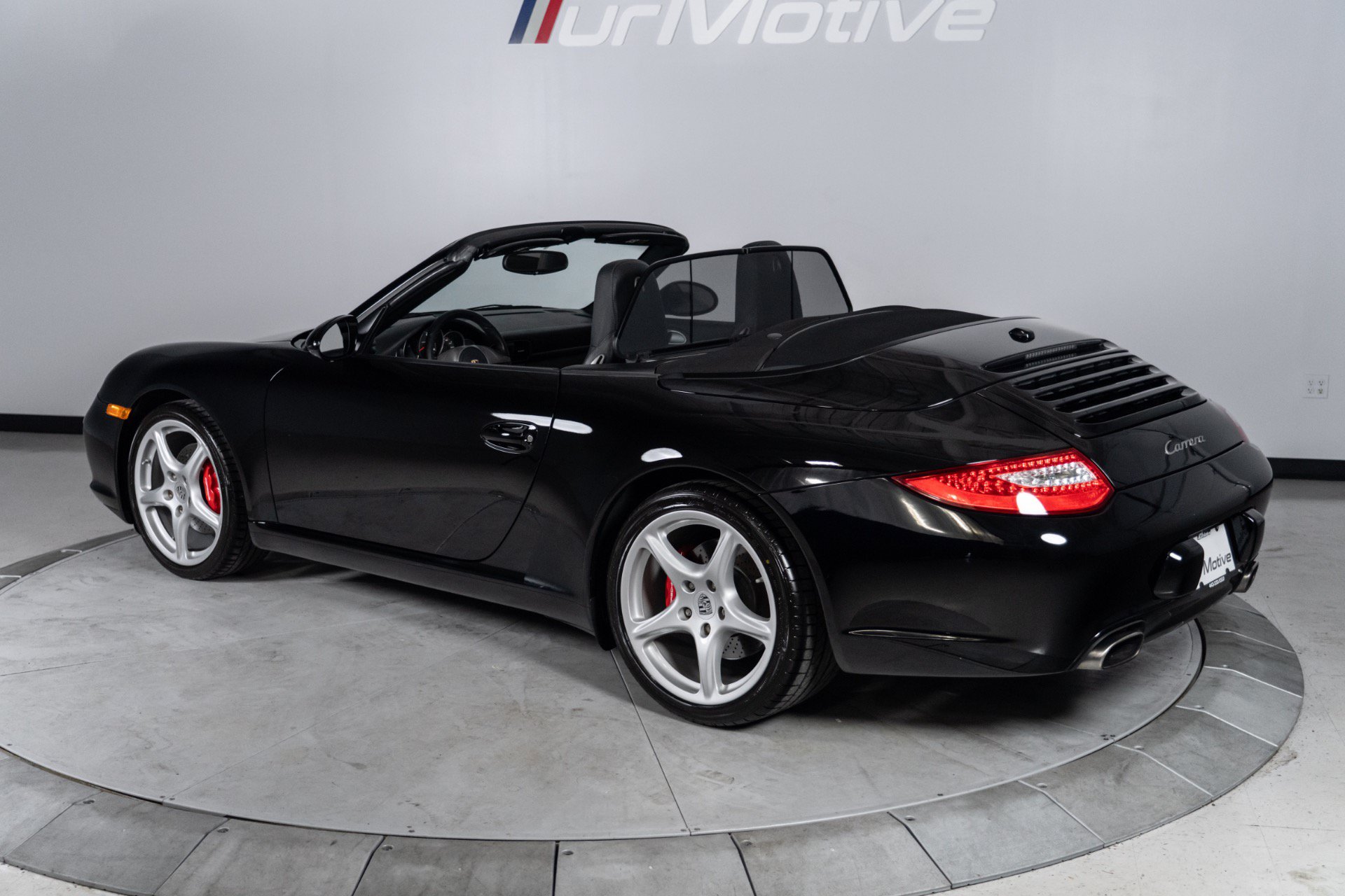 Used 2010 Porsche 911 Cabriolet image 6