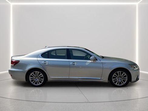 Used 2017 Lexus LS 460 RWD image 6