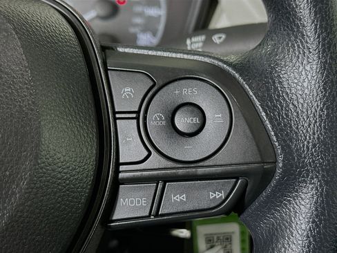 Used 2025 Toyota Corolla LE image 17