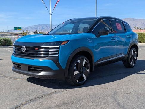 Certified 2025 Nissan Kicks SR FWD image 2