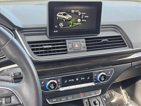 Used 2020 Audi Q5 2.0T Premium w/ Convenience Package AWD/4WD image 10