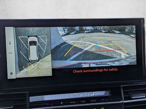 Used 2025 Toyota Sienna Platinum FWD image 13
