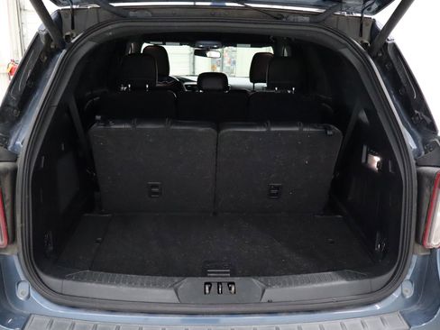 Used 2020 Ford Explorer ST w/ Premium Technology Package image 27