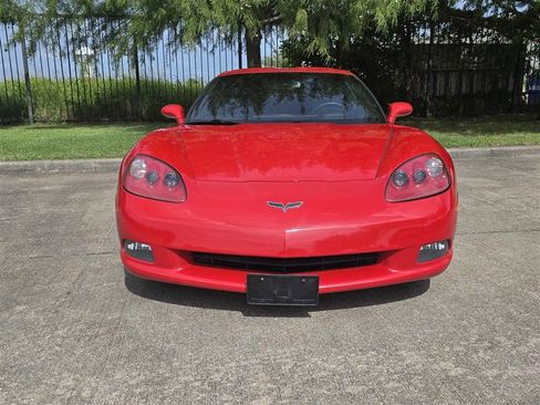 Used 2006 Chevrolet Corvette Coupe w/ Preferred Equipment Group RWD image 17