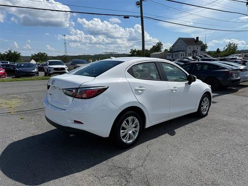 Used 2020 Toyota Yaris L FWD image 5