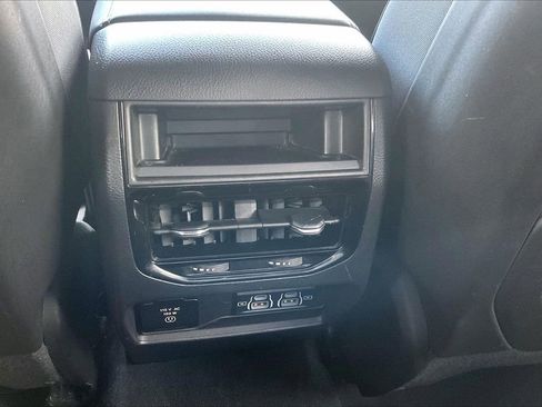 Certified 2023 Jeep Grand Cherokee Altitude image 17